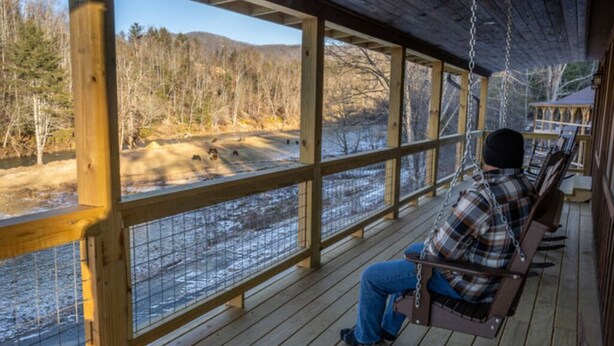 Terrace/patio - Twin Falls Cabin Top Duplex (Spruce Pine)