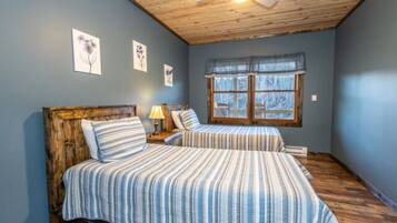 2 bedrooms, WiFi, bed sheets