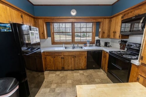 The Valley Lodge Sleeps 12