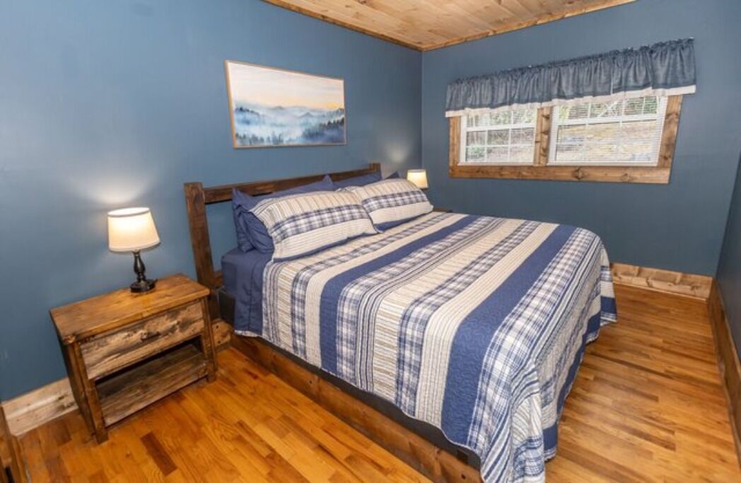 5 bedrooms, WiFi, bed sheets