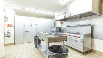 Mikrowelle, Ofen, Herdplatte, Geschirrspüler