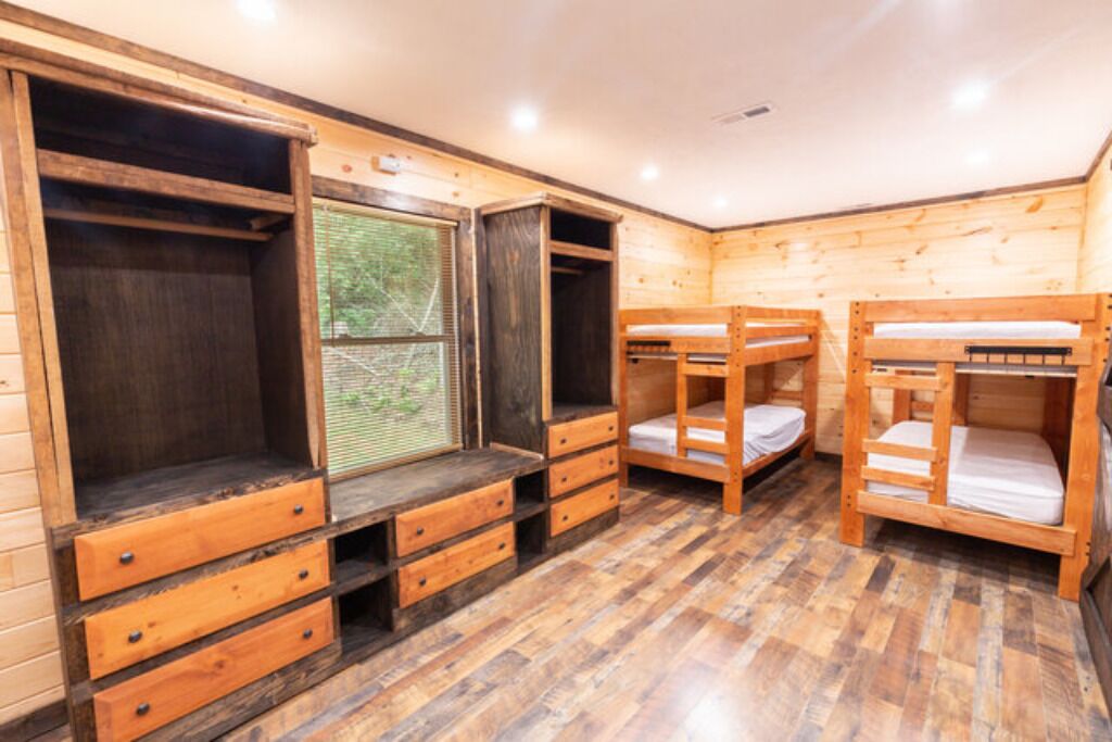 8 habitaciones, wifi y ropa de cama 