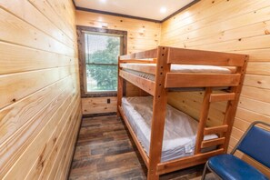 8 chambres, Wi-Fi, literie fournie