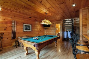 Spielezimmer