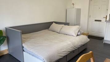 1 bedroom, individually decorated, individually furnished, free WiFi