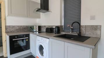 Cookware/dishes/utensils