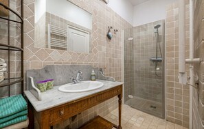 Shower - Beautiful home in Eze (Eze)
