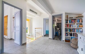 Interior - Beautiful home in Eze (Eze)