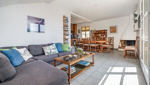 TV - Beautiful home in Eze (Eze)