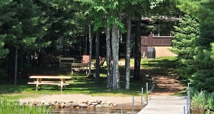 Cabin on Voyageur Lake–2BR Retreat on ER Chain w/ Deck, Firepit & Sandy Beach!