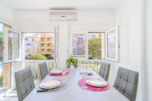 Apartment | Dining