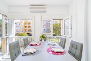 Apartment | Dining - Apartment in Empuriabrava Near Sandy Beach (Castello d'Empuries)