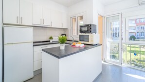 Unclassified image, 4 of 33, button - Apartment in Empuriabrava Near Sandy Beach (Castello d'Empuries)