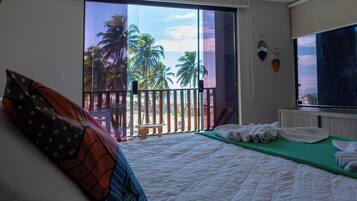 Comfort Room | In-room safe, iron/ironing board, free WiFi