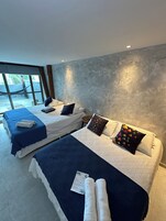 Family Room | In-room safe, iron/ironing board, free WiFi