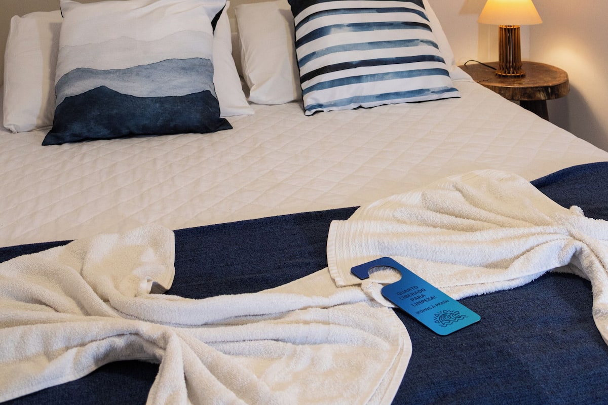 Quarto econômico | Cofres nos quartos, ferros/tábuas de passar roupa, Wi-Fi de cortesia