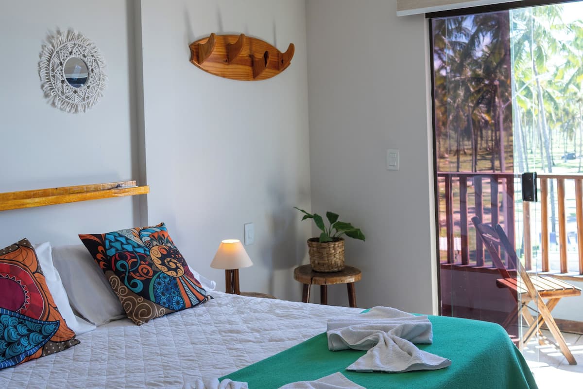Quarto conforto | Cofres nos quartos, ferros/tábuas de passar roupa, Wi-Fi de cortesia