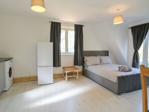 1 habitación, decoración personalizada y muebles diferentes