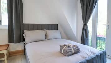 1 bedroom, individually decorated, individually furnished, free WiFi