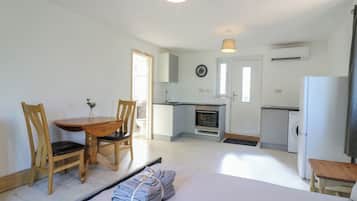 1 bedroom, individually decorated, individually furnished, free WiFi