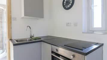 Køkkentøj/tallerkener/redskaber