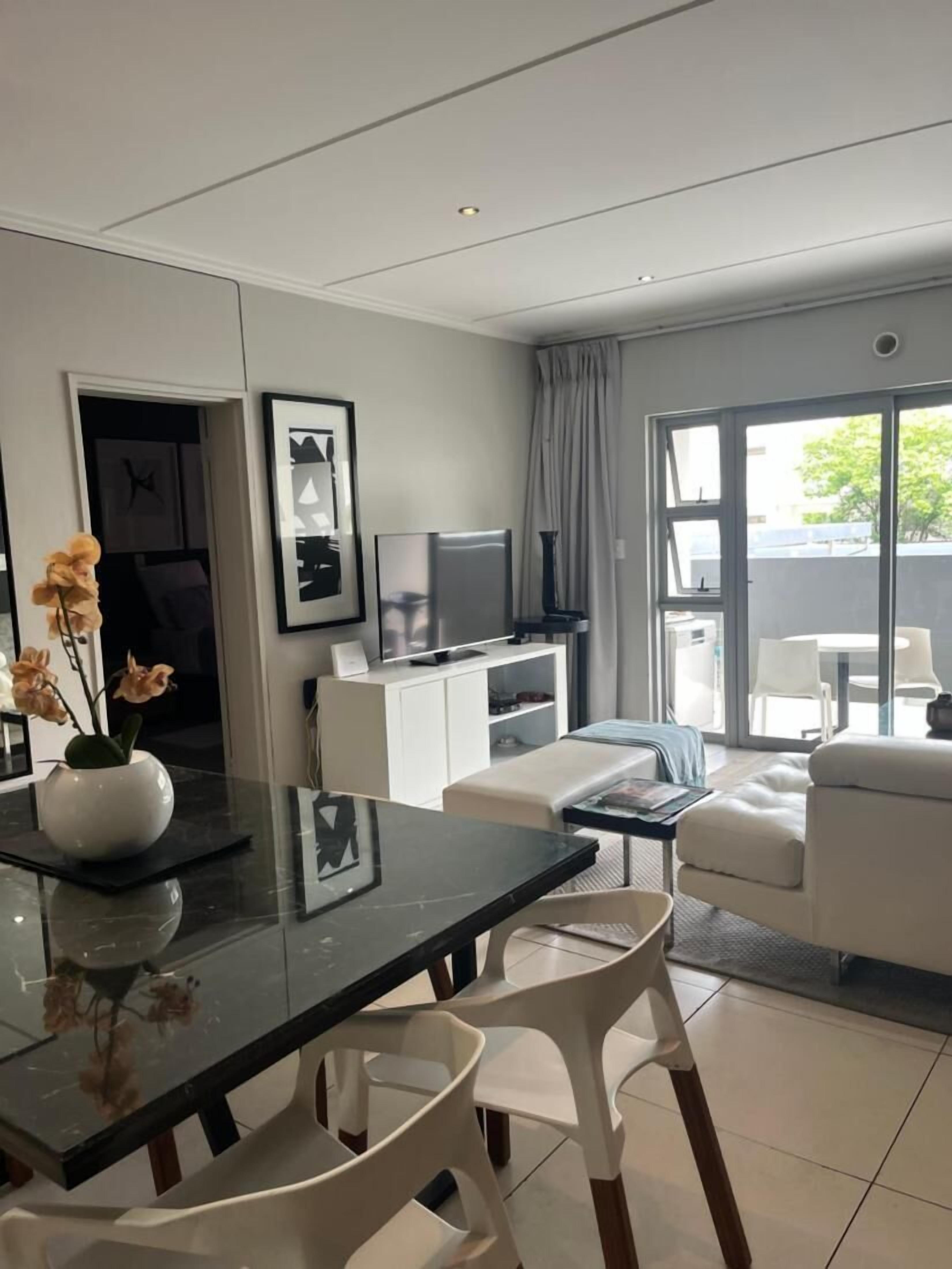 Lejlighed - 2 soveværelser - handicapvenligt - balkon | Stue