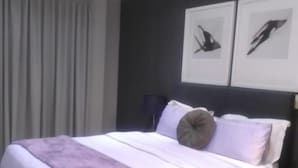Unclassified image, 5 of 13, button - Luxury Apartment in Sandown (Johannesburg)