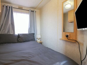3 bedrooms, individually decorated, individually furnished, free WiFi