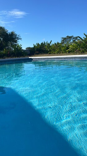 Charming new 2-bedroom house near Negril in Little London with WiFi, AC