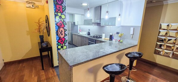 Fridge, microwave, oven, stovetop
