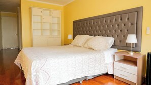 2 bedrooms, desk, free WiFi, bed sheets