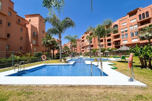 Family apartment 400 meters from the beach, with internet and pool