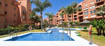 Family apartment 400 meters from the beach, with internet and pool