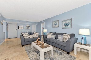 Smart TV, DVD player, books - Turquoise Turtle | Condo w/ Beach Views + Resort Amenities, Pool and Marina (Siesta Key)
