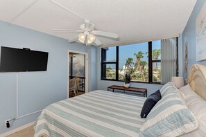 2 bedrooms, iron/ironing board, free WiFi, bed sheets - Turquoise Turtle | Condo w/ Beach Views + Resort Amenities, Pool and Marina (Siesta Key)
