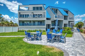 Outdoor dining - Saltwater Serenity | Beachfront w/ Pool, Walk to Restaurants & Live Music (Englewood)