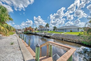 Property grounds - Calm Seas | Saltwater Private Pool-Canal Waterfront-Dog Friendly (Englewood)