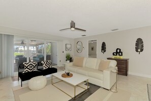 Smart TV - Calm Seas | Saltwater Private Pool-Canal Waterfront-Dog Friendly (Englewood)