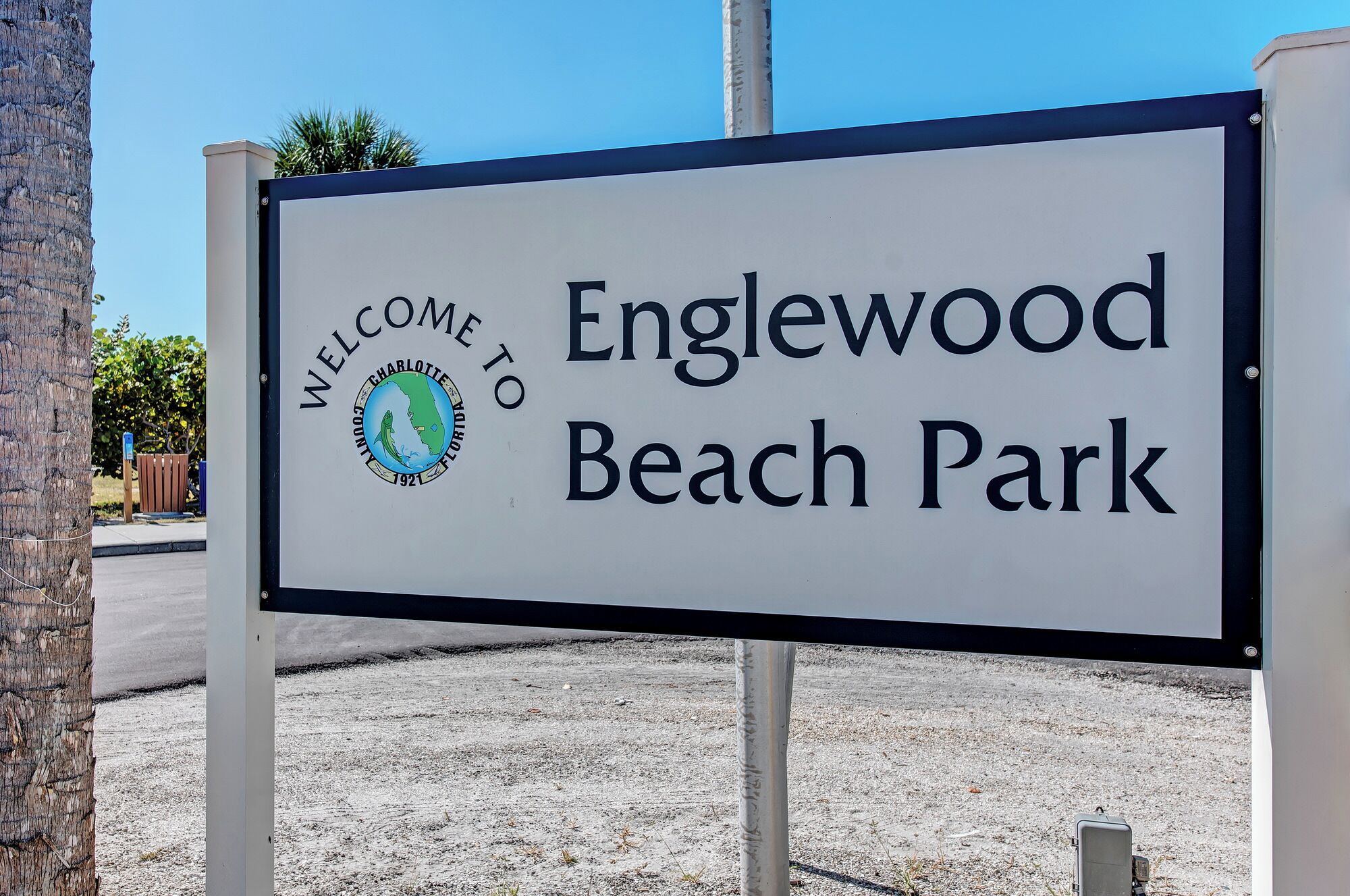A welcome sign for Englewood Beach Park.