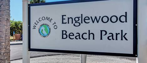 A welcome sign for Englewood Beach Park.