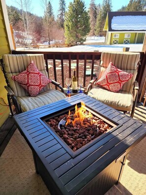 Property grounds - 5 Min to Downtown Leavenworth * CabinVibe * Fenced (Leavenworth)