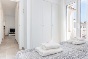 2 bedrooms, iron/ironing board