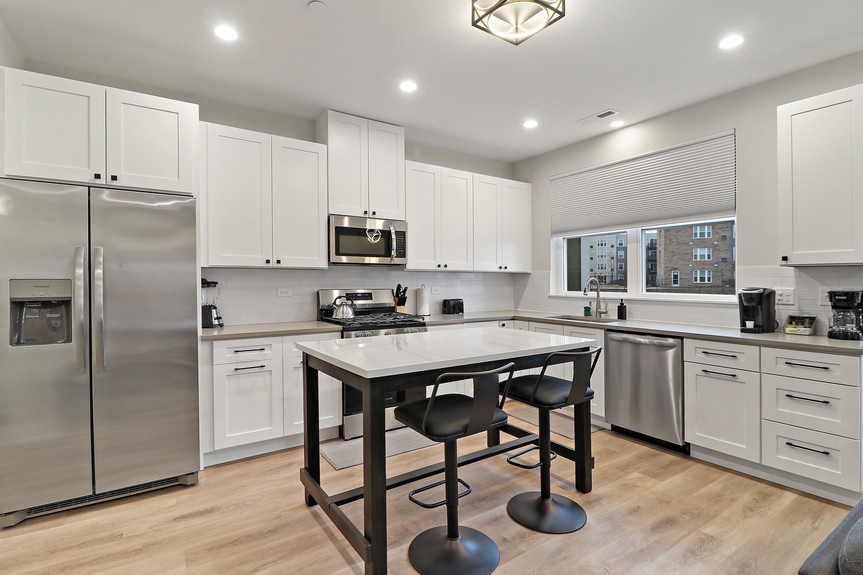 家庭公寓, 多張床, 湖景 | 私人廚房 | 電冰箱、微波爐、烤箱、爐台