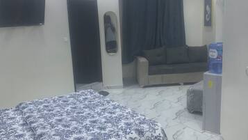 1 chambre, fer et planche à repasser, Wi-Fi, draps fournis