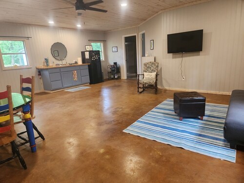 1-bedroom, dog friendly cottage