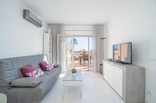 Beachfront Apartment in Empuriabrava With Pool
