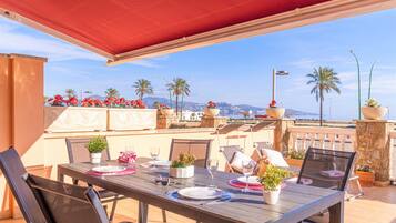 Apartment | Outdoor dining