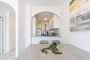 Apartment | Private kitchen - Beachfront Apartment in Empuriabrava With Pool (Castello d'Empuries)