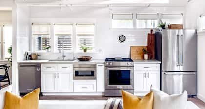 Venice 2BR - Ocean Walk - Stunning Outdoor Space!