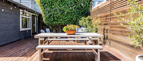 Outdoor dining
